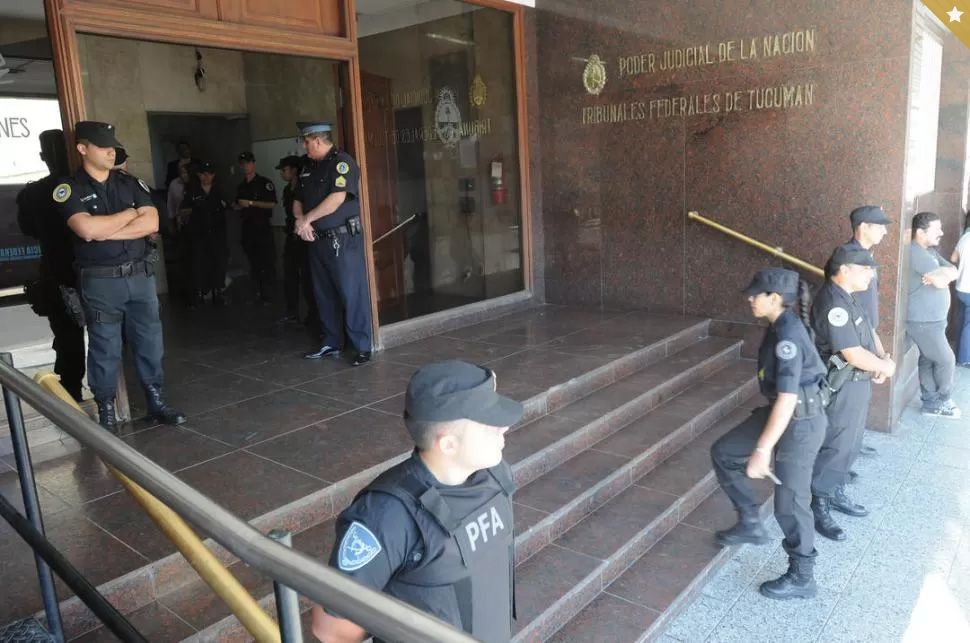 Joven Santiagueña: Contrabandeo De Ropa Con Datos De Gobernadores