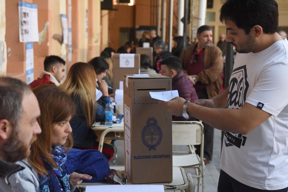 La Libertad Avanza: ¿Desafío A Los Oficialismos?